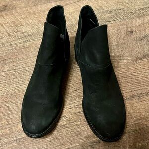 Eileen Fisher Black Suede Ankle Boots Size 9